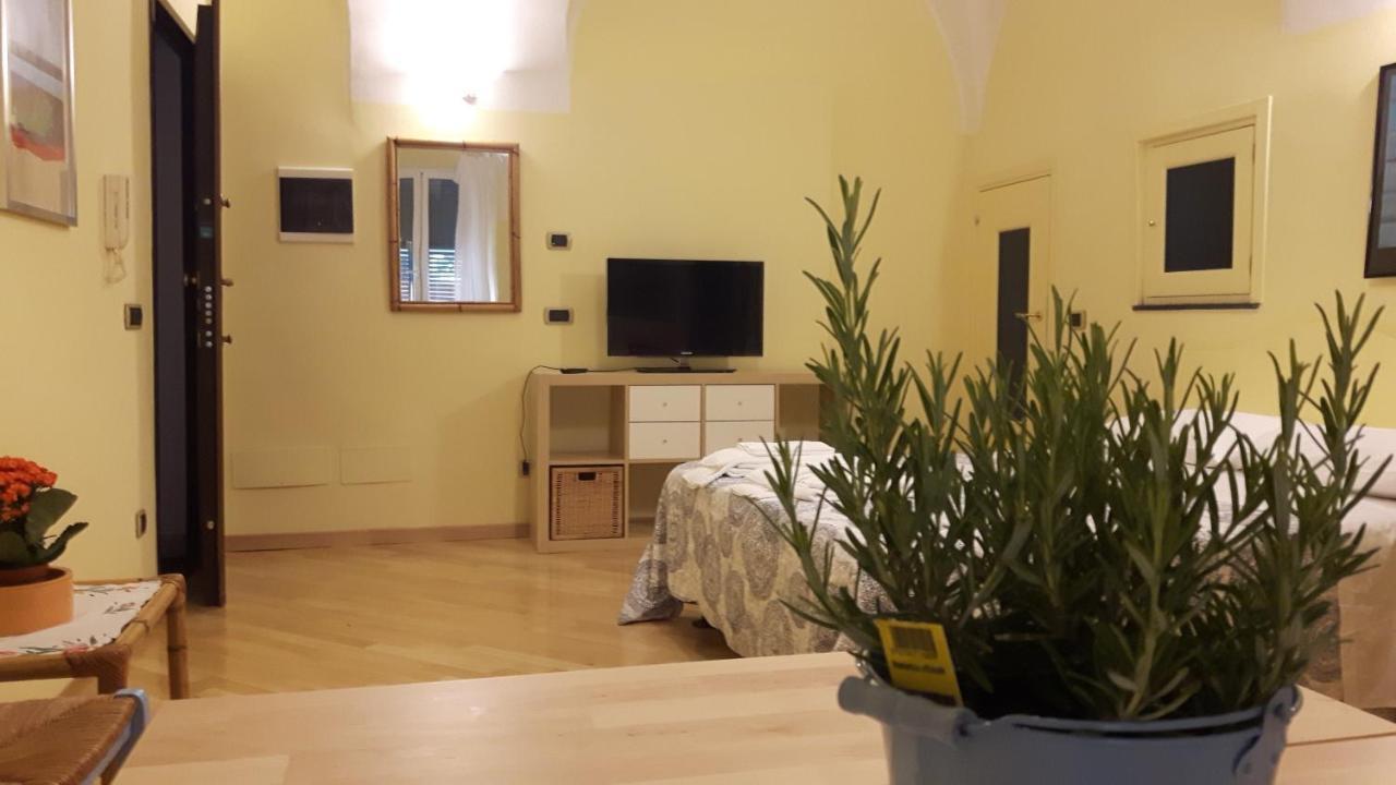 Mae Albenga Suites Екстер'єр фото