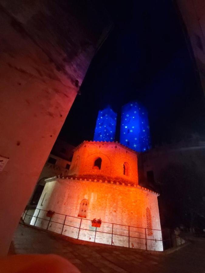 Mae Albenga Suites Екстер'єр фото