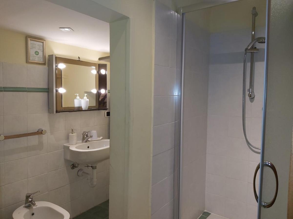 Mae Albenga Suites Екстер'єр фото