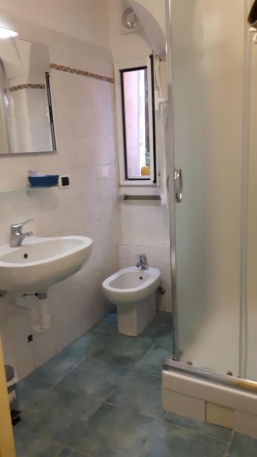 Mae Albenga Suites Екстер'єр фото