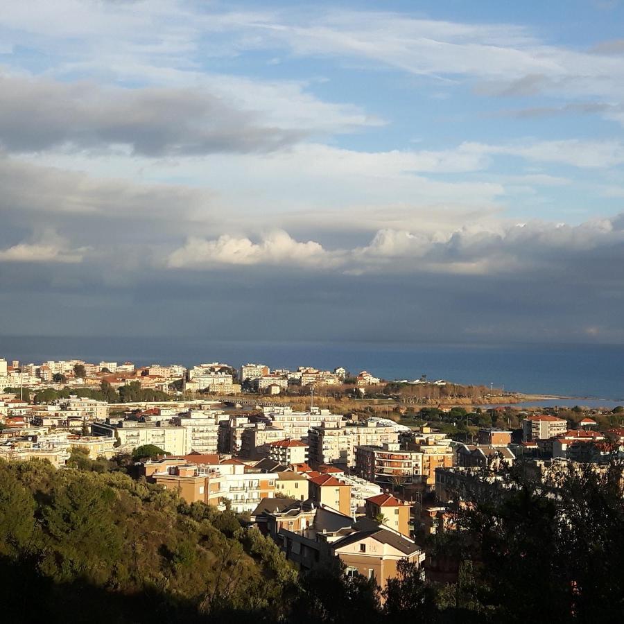 Mae Albenga Suites Екстер'єр фото